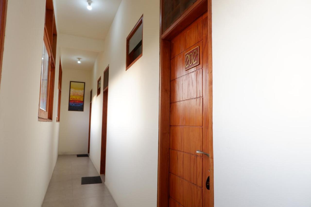 Reddoorz at Bale Eja Syariah Senggigi Apartment Montongbuwoh Bagian luar foto
