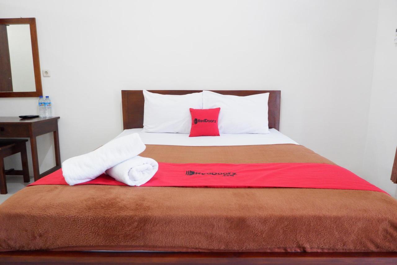 Reddoorz at Bale Eja Syariah Senggigi Apartment Montongbuwoh Bagian luar foto