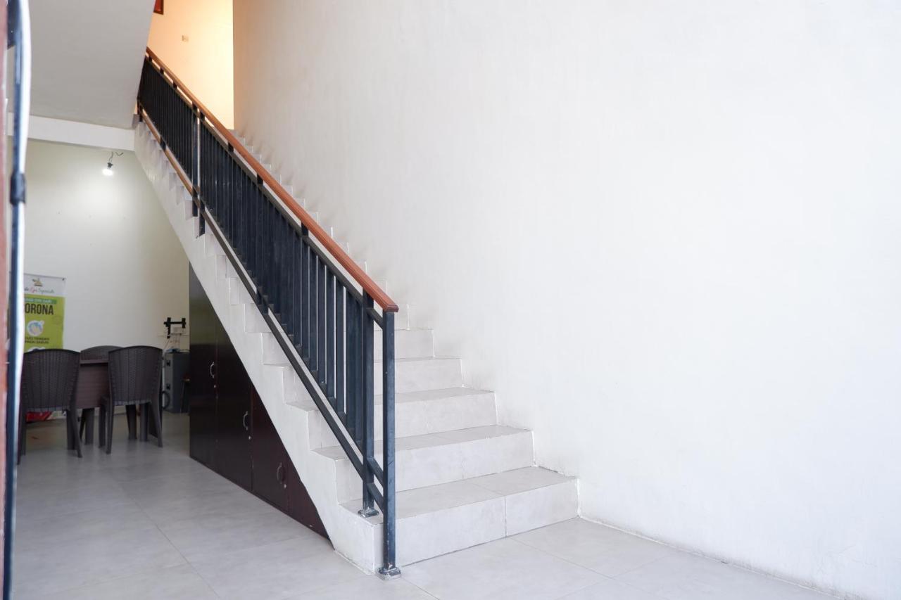 Reddoorz at Bale Eja Syariah Senggigi Apartment Montongbuwoh Bagian luar foto
